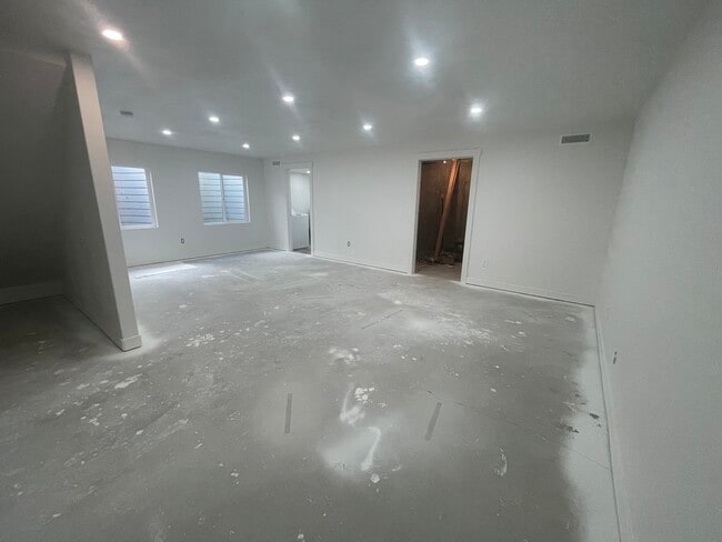 Building Photo - 6442 S Jordan Pkwy