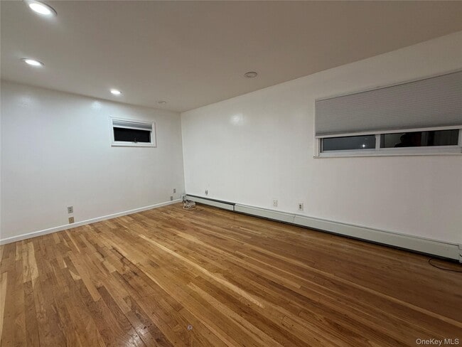 Building Photo - 7 Gloucester Dr