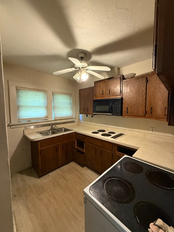 Building Photo - 1090 W Marietta St