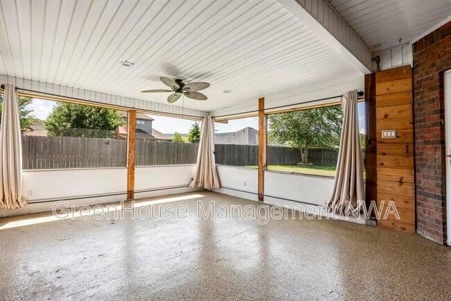Building Photo - 11758 E Creek Ln