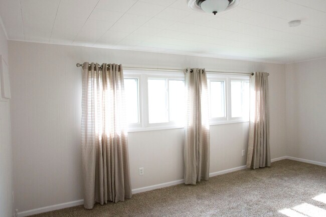 Building Photo - 1242 Genesee Ave