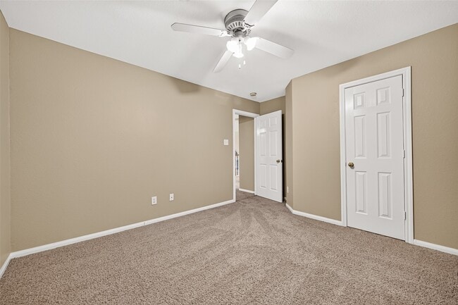 Building Photo - 2710 Five Oaks Dr