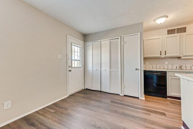 Building Photo - 4209 Martindale Dr
