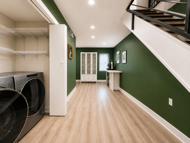 Building Photo - 1127 Kimball St