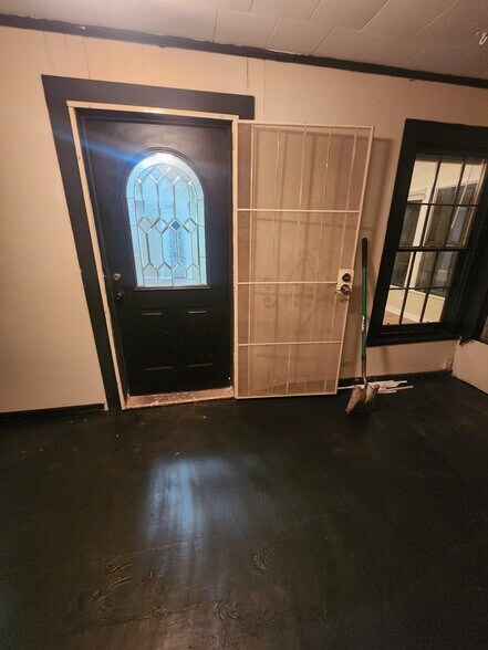 Building Photo - 503 Vermont St