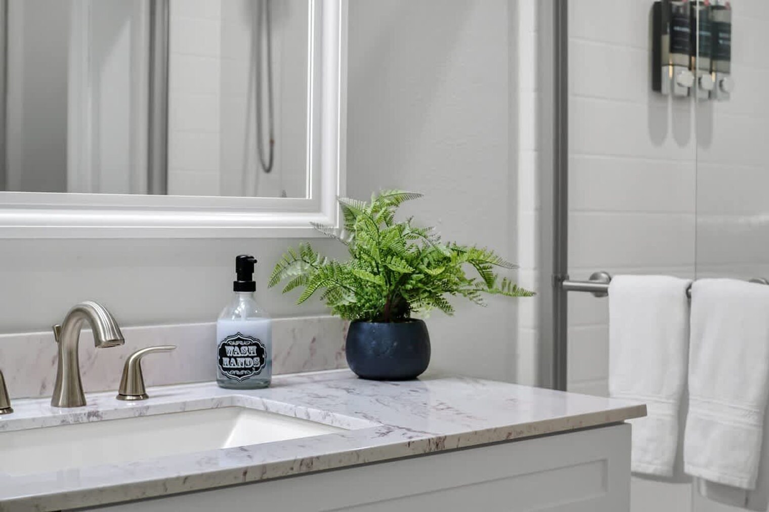 Building Photo - 242 Blue Jay Way