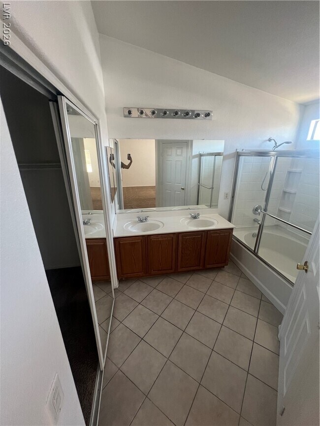 Building Photo - 6447 Melville Grove Ct