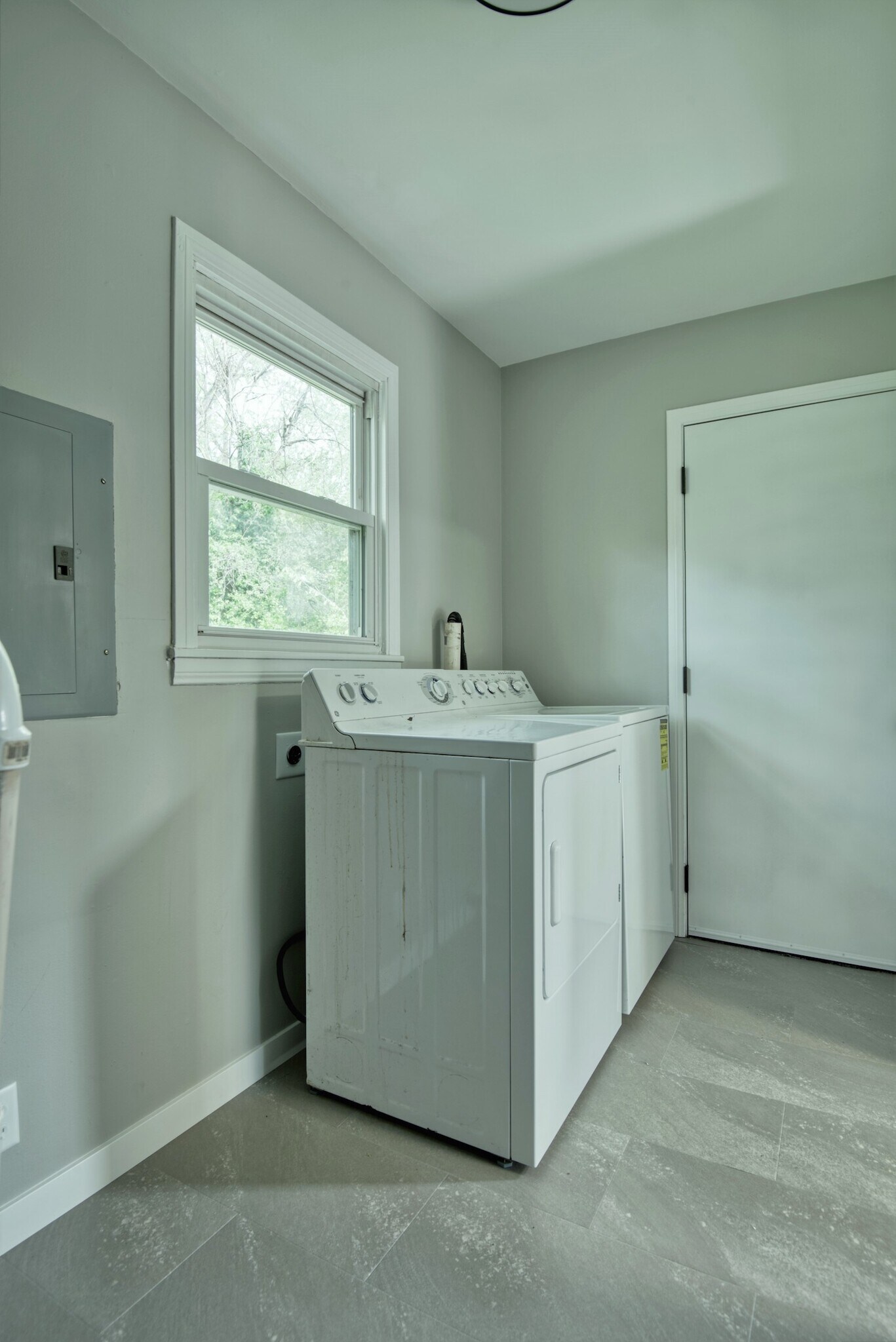 Laundry Room - 1012 N 77th Ave
