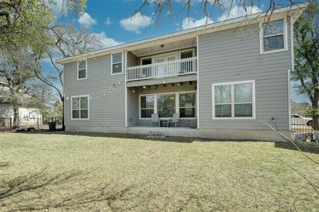 Building Photo - 9701 McKnight Lp