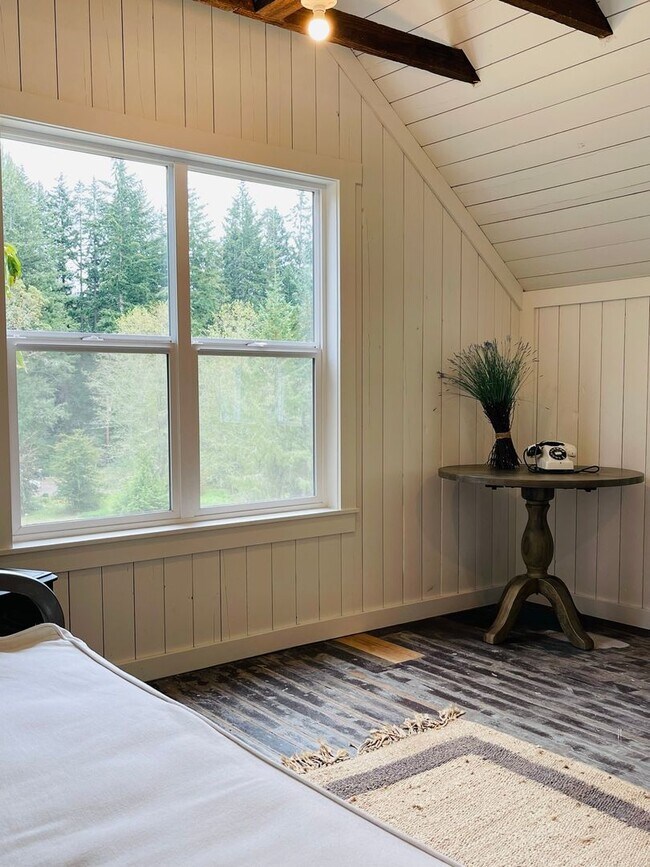 Building Photo - Historic and Peaceful Bainbridge Island Farm