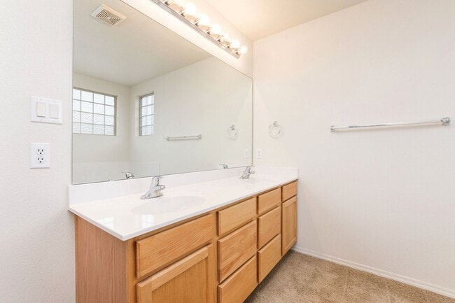 Building Photo - Nice Large Home in Sonoma Ranch—-Will go f...