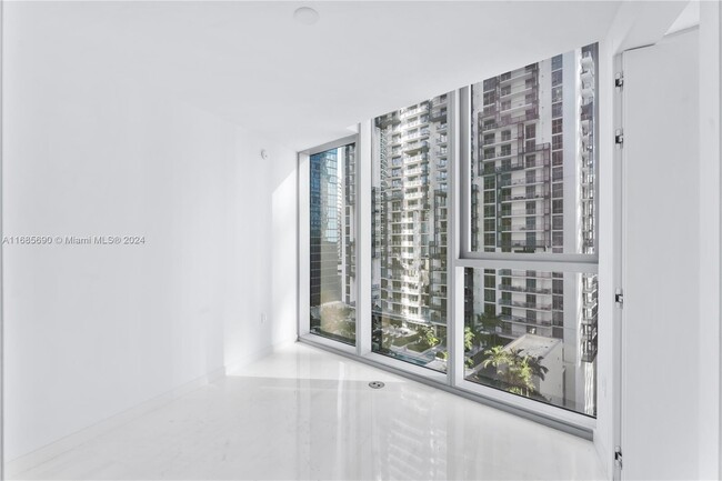 Building Photo - 300 Biscayne Blvd Way