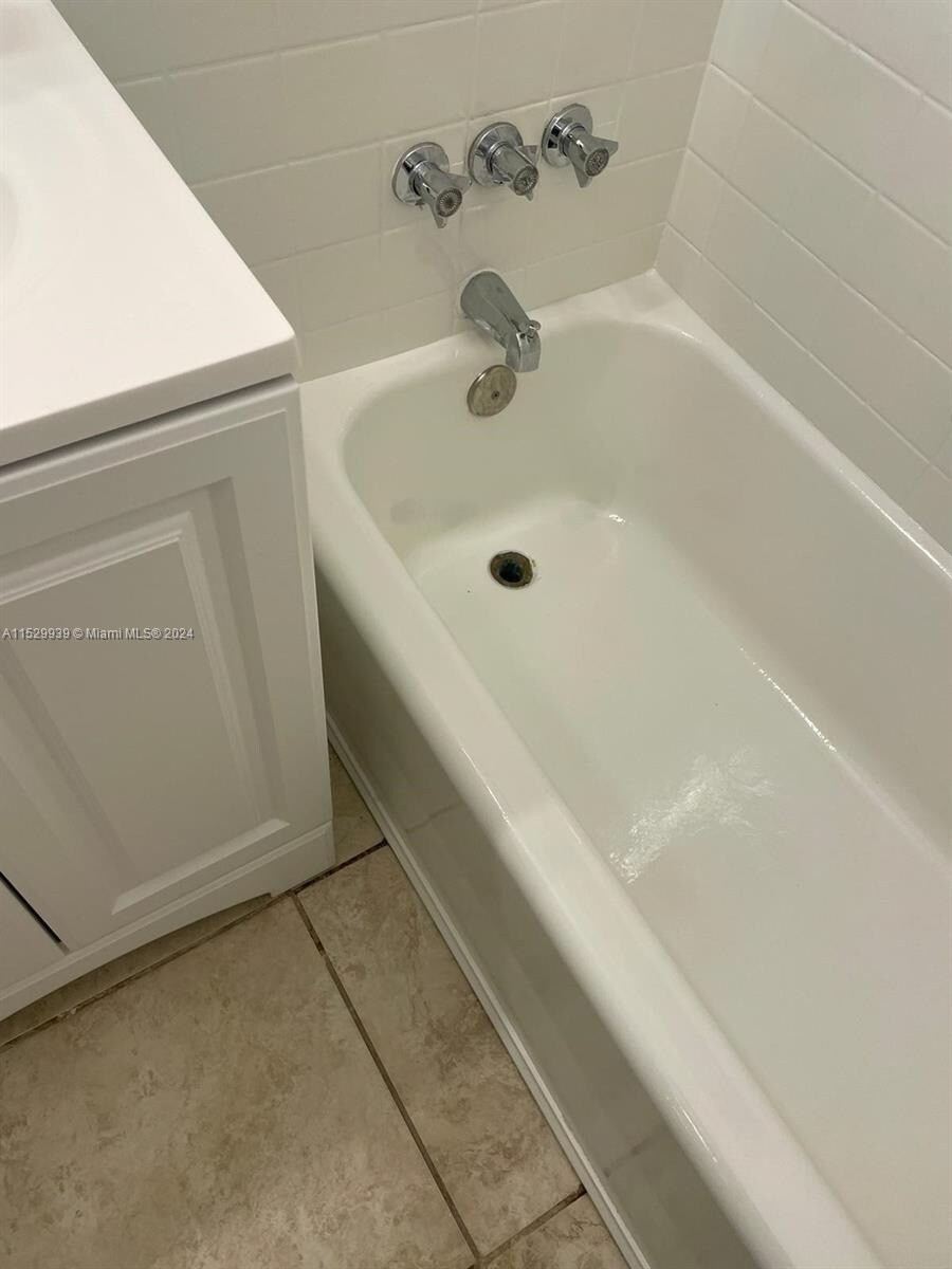 Building Photo - 4120 NW 79th Ave