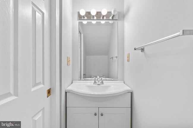 Building Photo - 516 Second St