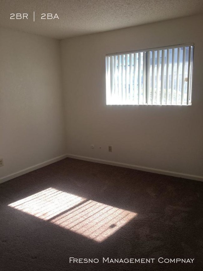 Building Photo - 2 bedroom in Clovis CA 93612