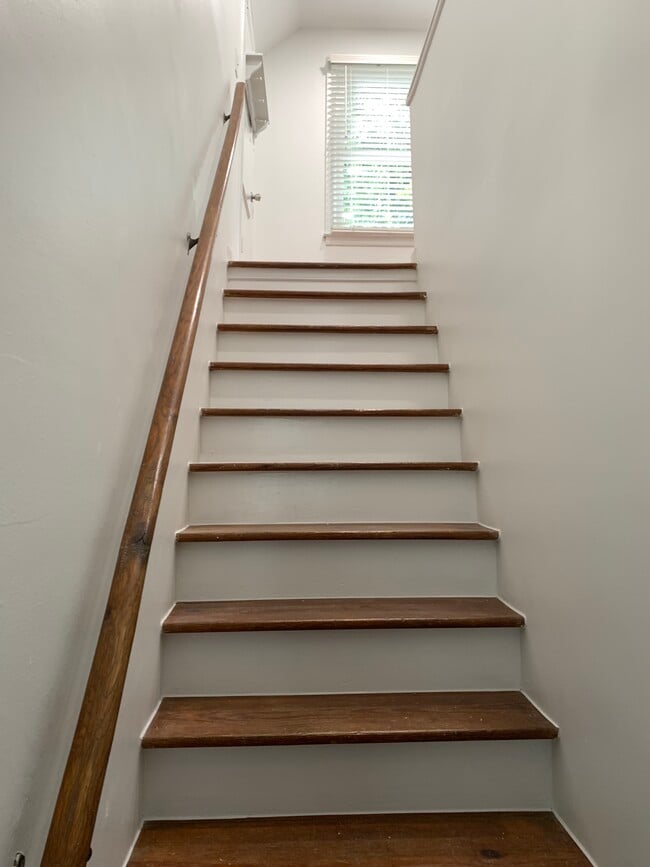 Building Photo - 2328 Johnson Ferry Rd NE