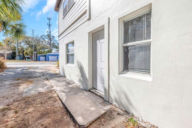 Building Photo - 416 Skinner Blvd