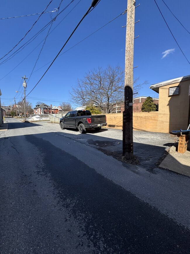 Building Photo - 126 College Ave