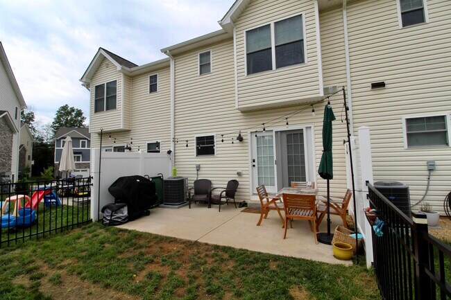 Building Photo - 1412 Palomino Trl