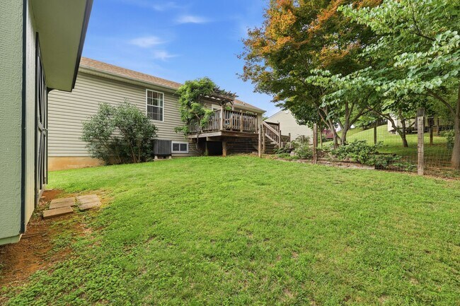 Building Photo - 209 Greenwood Rd