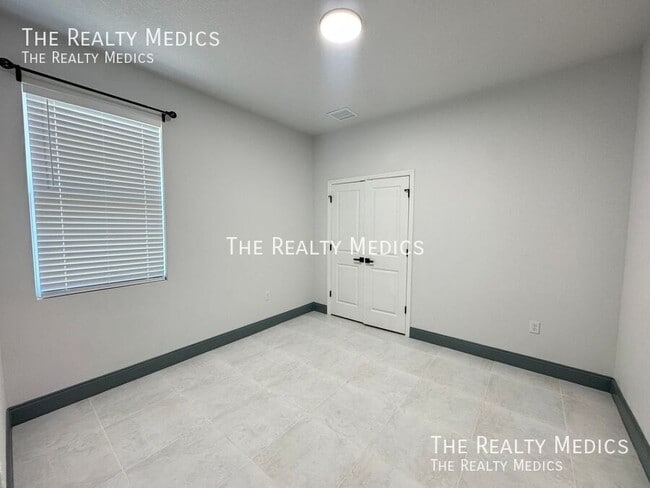 Building Photo - 2226 Rock Dr