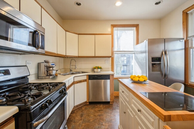 Building Photo - 3400 N Keeler Ave