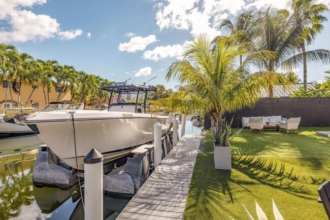 Building Photo - 901 NW 7th Street Rd