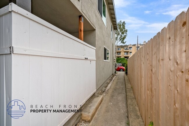 Building Photo - 16972 Lynn Lane