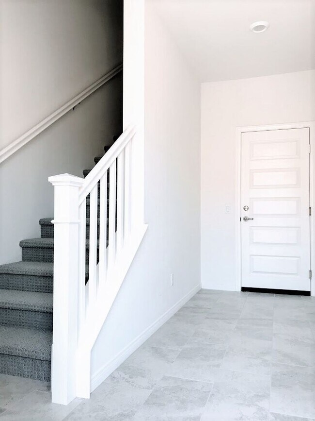 Building Photo - 16128 Sereno Ln