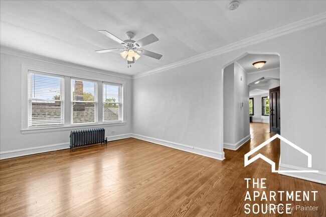 Building Photo - 2252 W Winnemac Ave