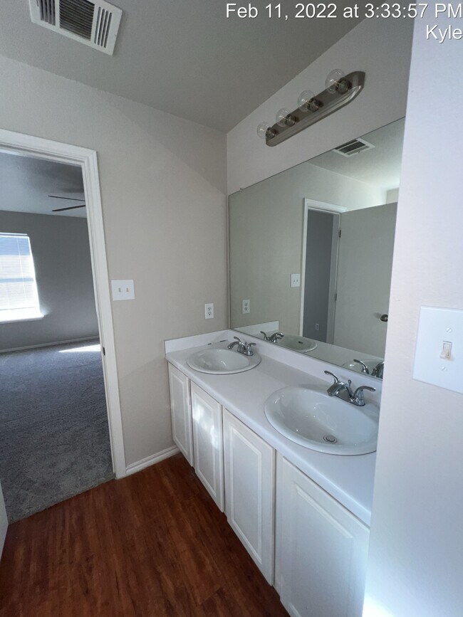 Building Photo - 232 Buttercup Way