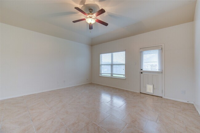 Building Photo - 734 Mill Spring Ct
