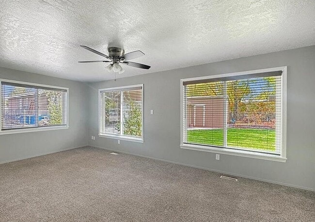 Building Photo - 2756 Baltic Ave