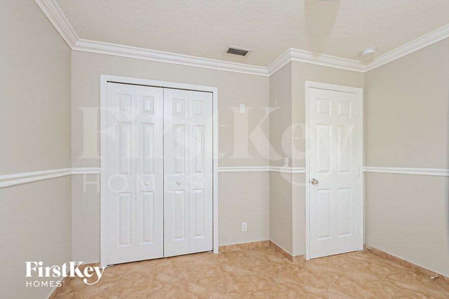 Building Photo - 1168 SW Idol Ave