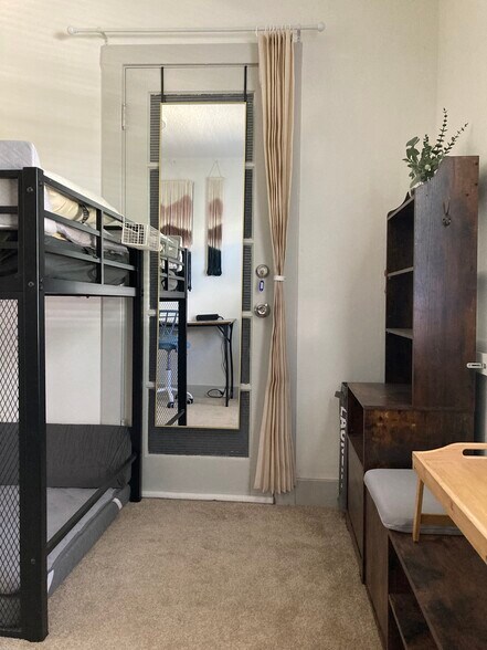 Building Photo - 3421 Belmont Ave