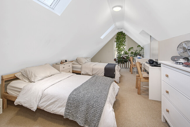 Loft or Fourth Bedroom - 38 Ferry Ln E