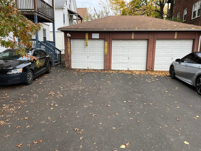 Building Photo - 4 Magnolia St