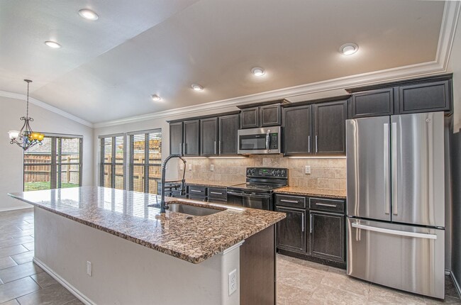 Building Photo - 6711 Boot Dr