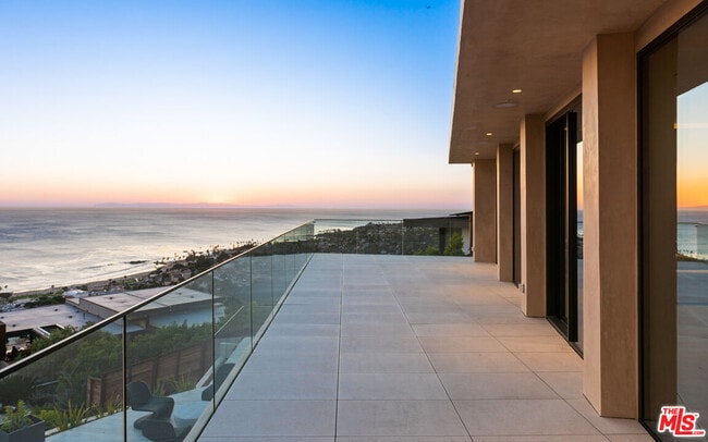 Building Photo - 1218 Coronado Dr