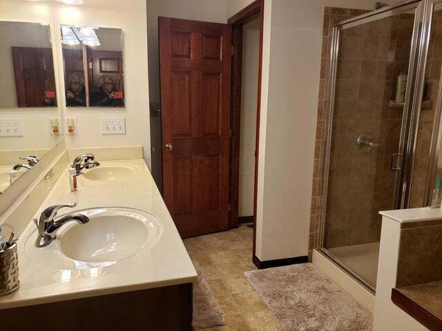 Primary Bath 1 - 2771 Abbey Knoll Dr