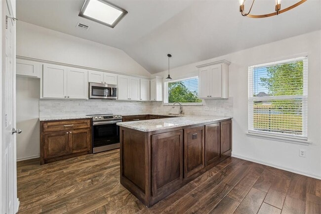 Building Photo - 15921 Katie Ridge Dr