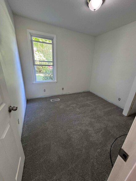 Building Photo - 712 Glen Rd