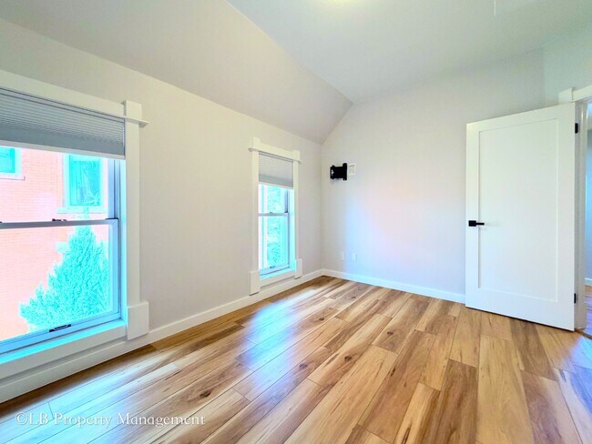 Building Photo - 1107 N Downing St