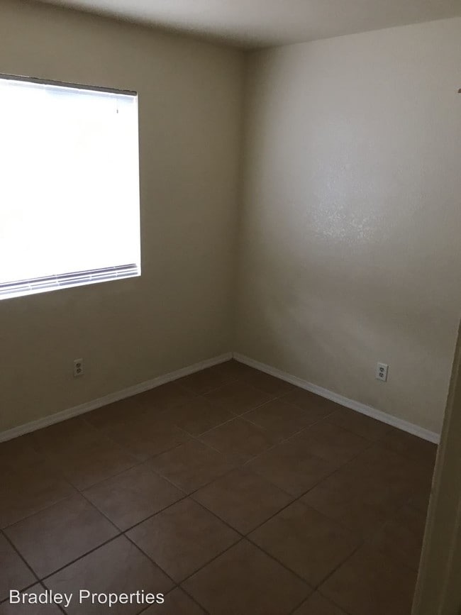 Building Photo - 4215 Calle Barona