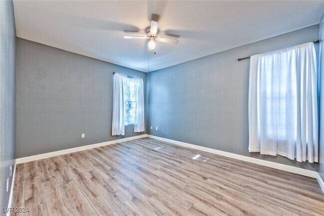 Building Photo - 231 W Horizon Ridge Pkwy