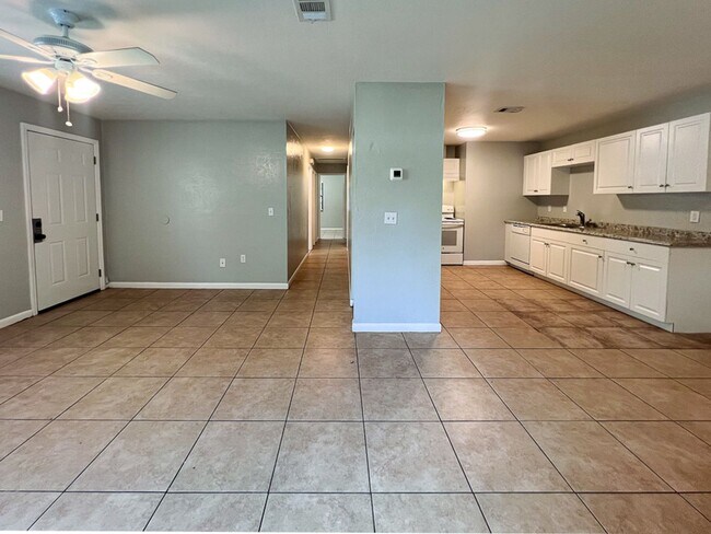 Building Photo - 2292 - Sugarfoot Oaks