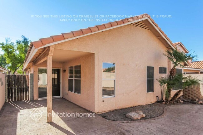 Building Photo - 7934 W Laurel Ln