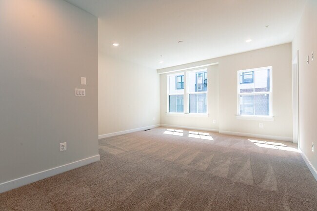 Building Photo - Elegant Townhome Living Near Herndon Conveniences
