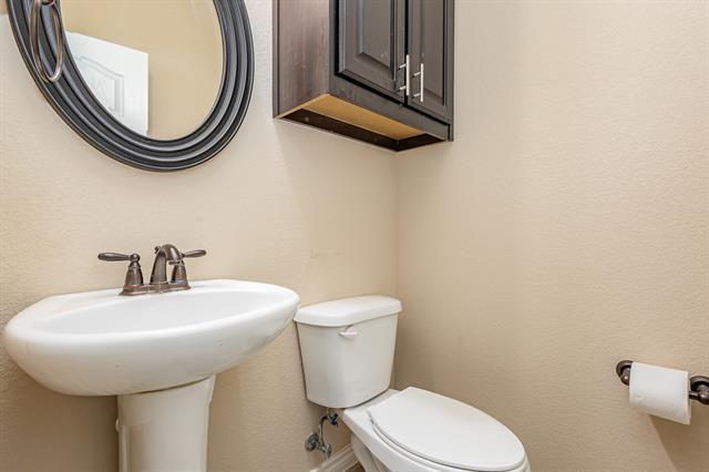 Building Photo - 4236 Kiowa Dr