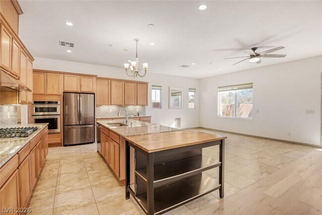 Building Photo - 2532 Ballatore St